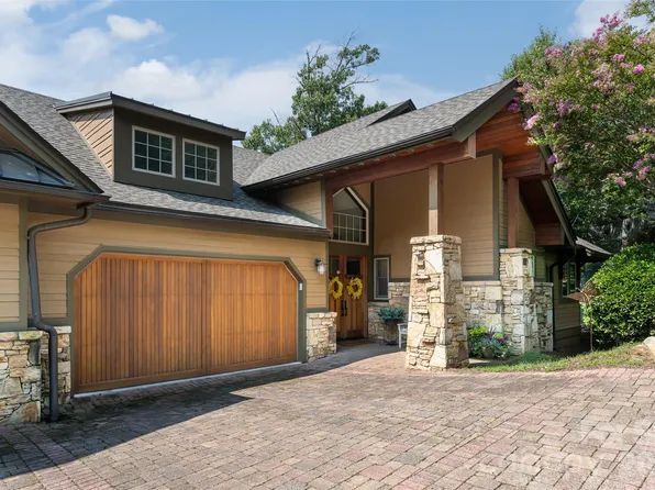 8 Points West Dr, Asheville, NC 28804