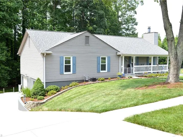 805 Sommerdale Ct, Rural Hall, NC 27045