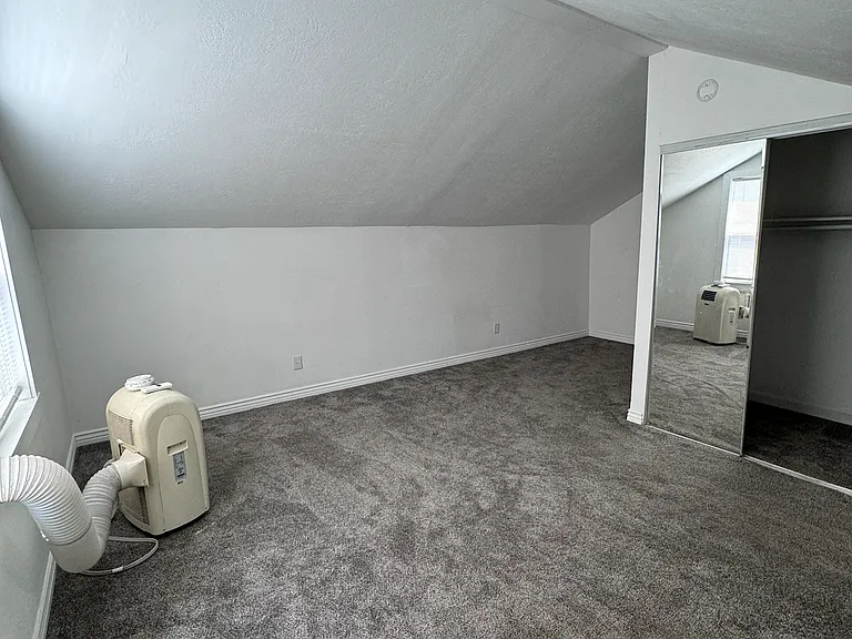 1541 S 700 E — Photo 8