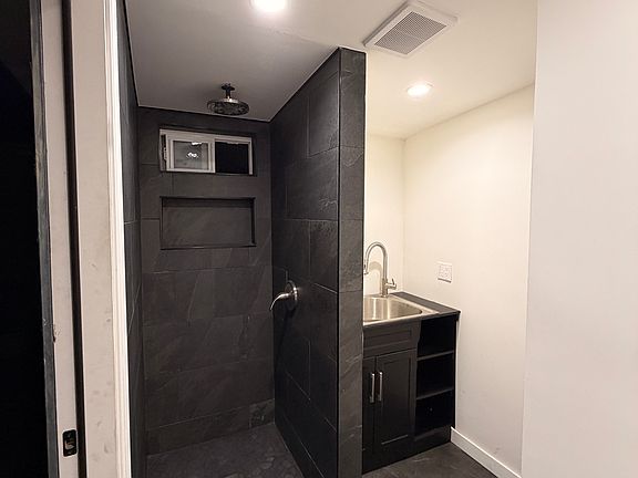 3rd image of 15619 S Saint Andrews Pl