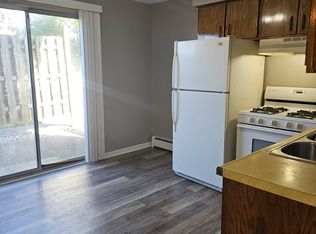 1370 Getzelman Dr #GE, Elgin, IL 60123