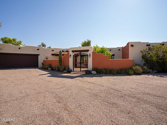 2nd image of 330 E Hillcrest Pl