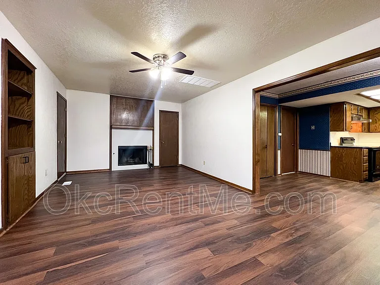 6801 Chisholm Ct — Photo 4