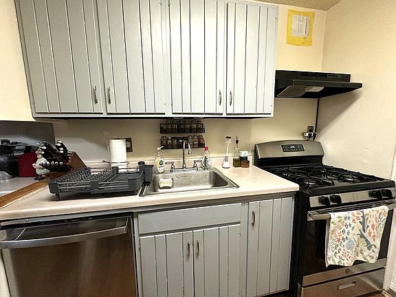 4th image of 1085 Warburton Ave APT 112