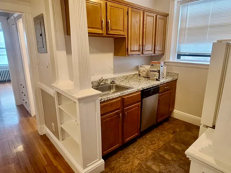 55 Lincoln St #21 — Photo 4