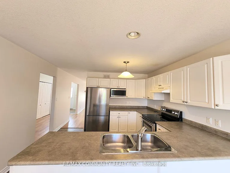24 Sunshine Ln — Photo 9