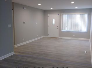 1 Robson Dr, Lockport, IL 60441