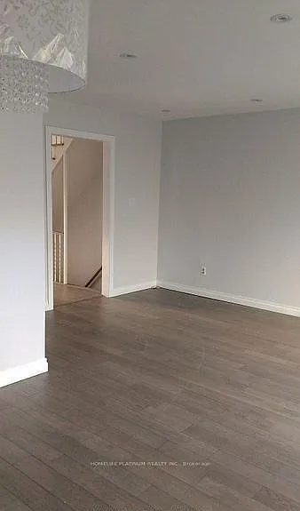 118 Sexton Cres — Photo 4
