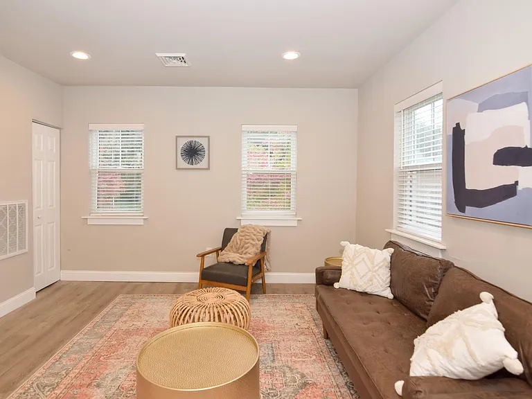 1401 Market St #2L — Photo 25