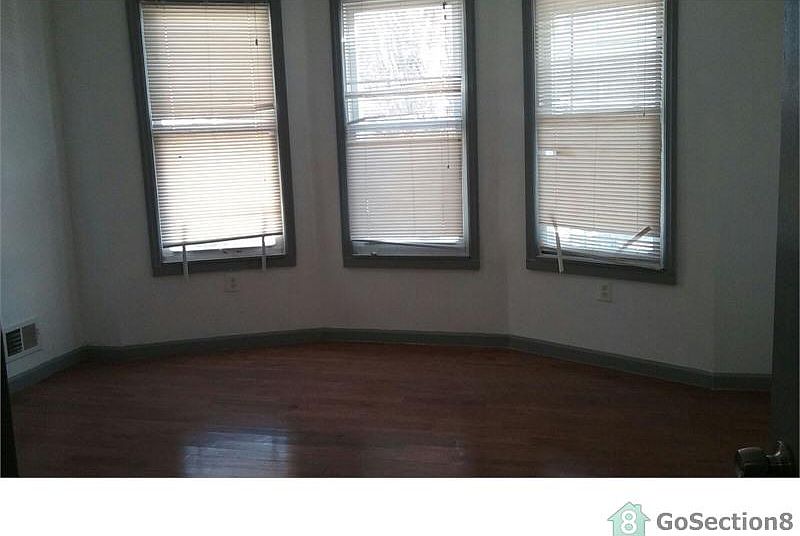 2nd image of 617 Bramhall Ave APT 2R