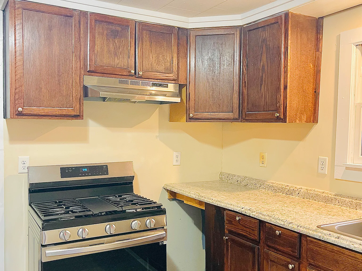 2 bed, $2,000 — Photo 4