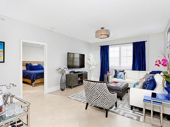 2nd image of 250 NE 3rd Ave APT 207
