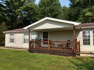 633 54th St, Grand Junction, MI 49056