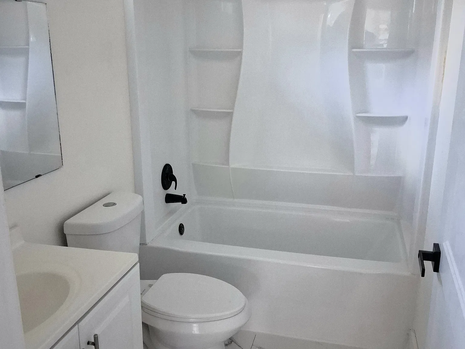 1 bed, 1.5 bath, 2130 sqft, $1,300 — Photo 1