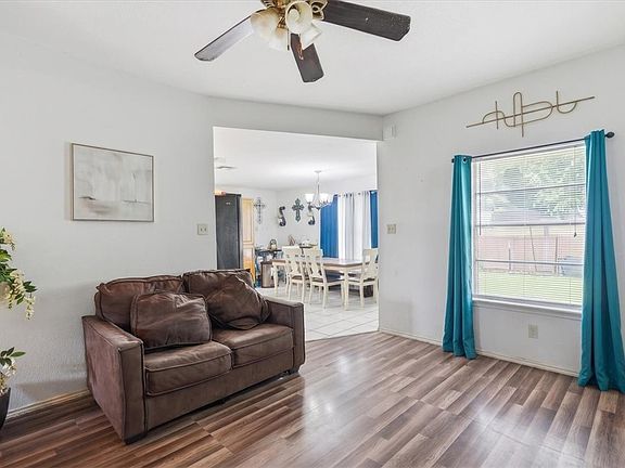 5th image of 2618 Raintree Trl