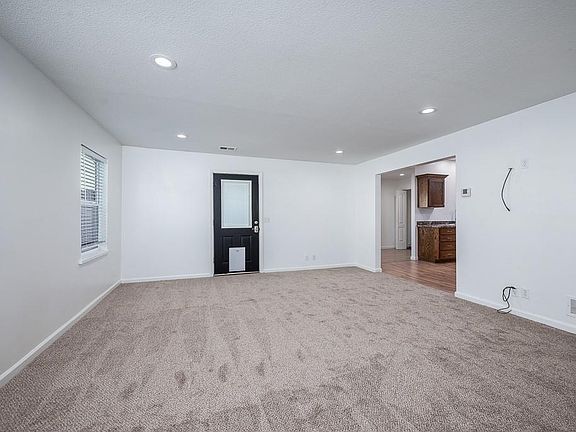 3rd image of 119 E 5th St