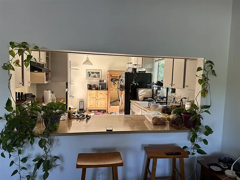 2822 Albany Ave — Photo 10