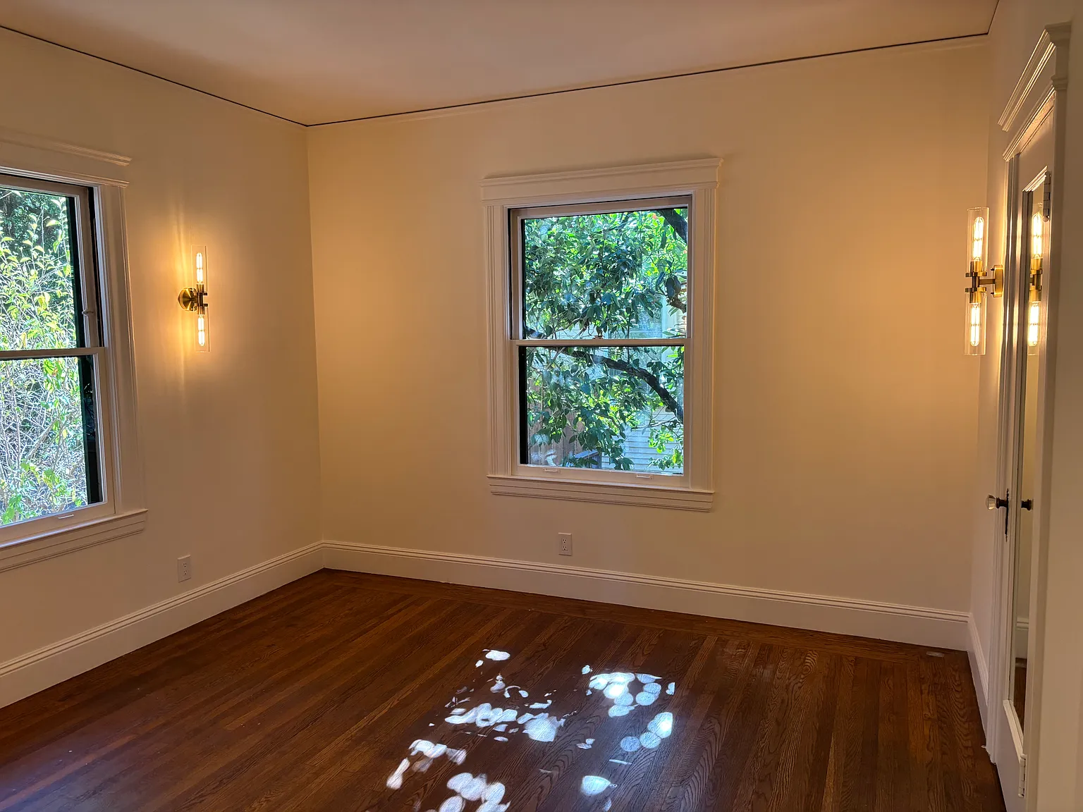 2 bed, 1.5 bath, 1100 sqft, $6,000 — Photo 4