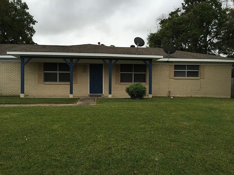 1st image of 127 Deanna St