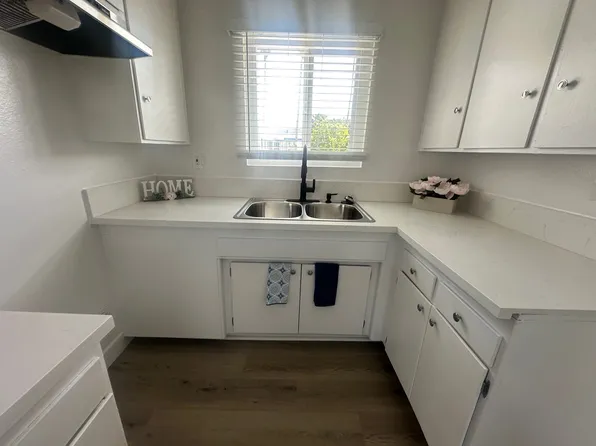 17920 Schoenborn St #101, Northridge, CA 91325