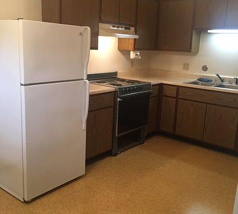 5th image of 1005 E Grand Ave #7