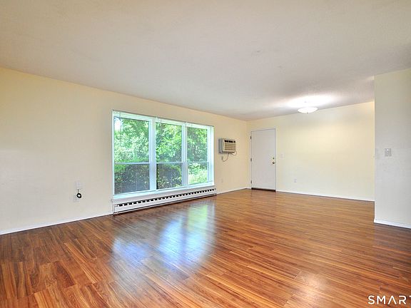 3rd image of 103 Wellington Drive #103