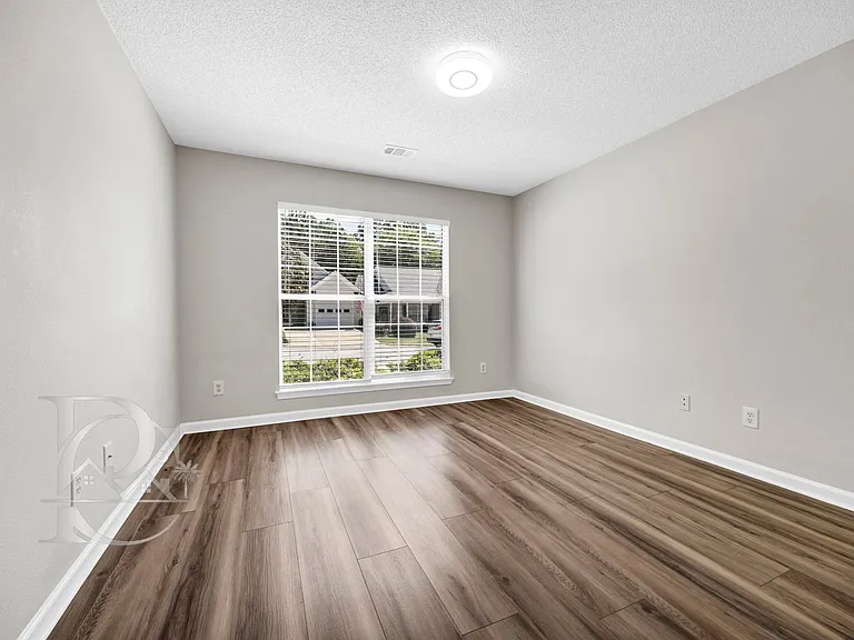 112 Ivy Garden Ln — Photo 13