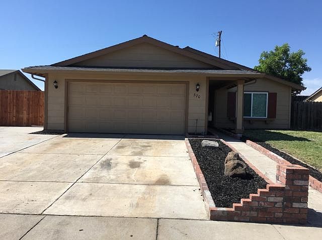 1st image of 370 Yosemite Dr