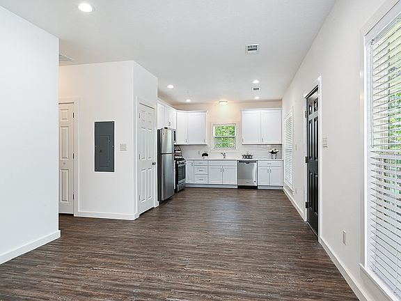 4th image of 311 Sweet Pea Ln
