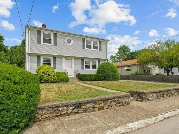 12 Flint St, Pawtucket, RI 02861