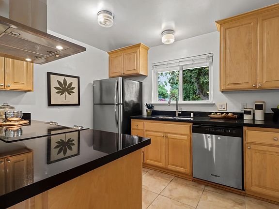 5th image of 715 Pine Ave