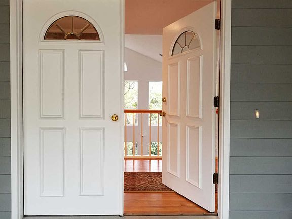 5th image of 436 Marion Dr
