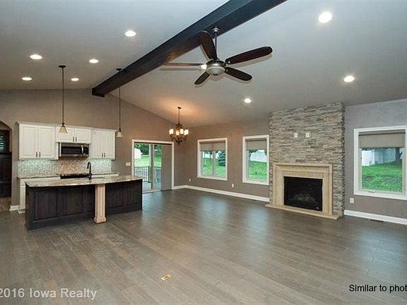 2nd image of 907 Eagle Creek Blvd SW