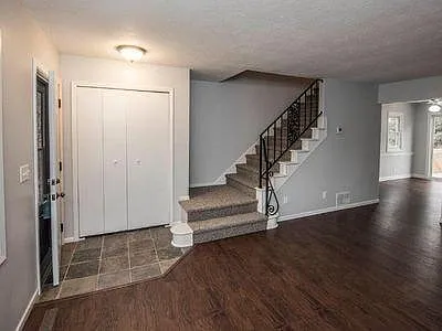 1 bed, 1.5 bath, 1600 sqft, $650 — Photo 3