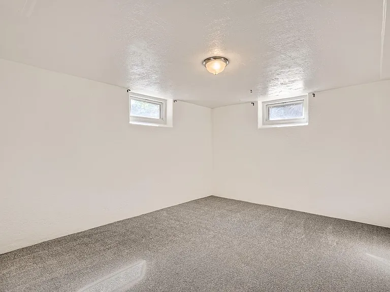 Bedroom/Flex Area/Office Space