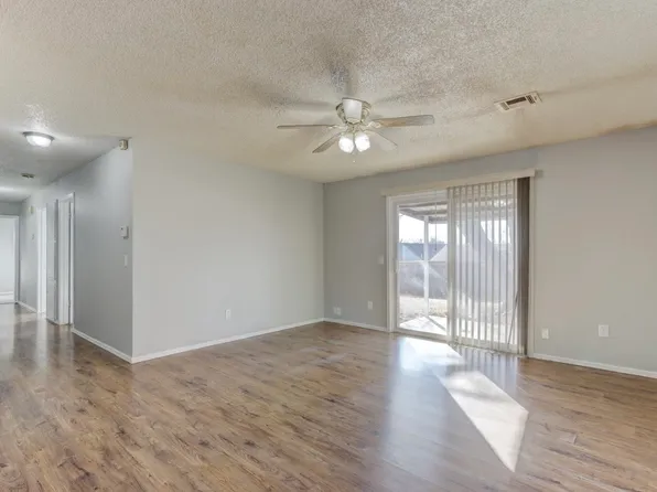 302 N Briarwood St, Yukon, OK 73099