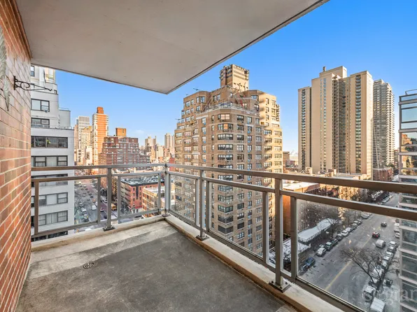 360 East 72nd Street image 12 of 21