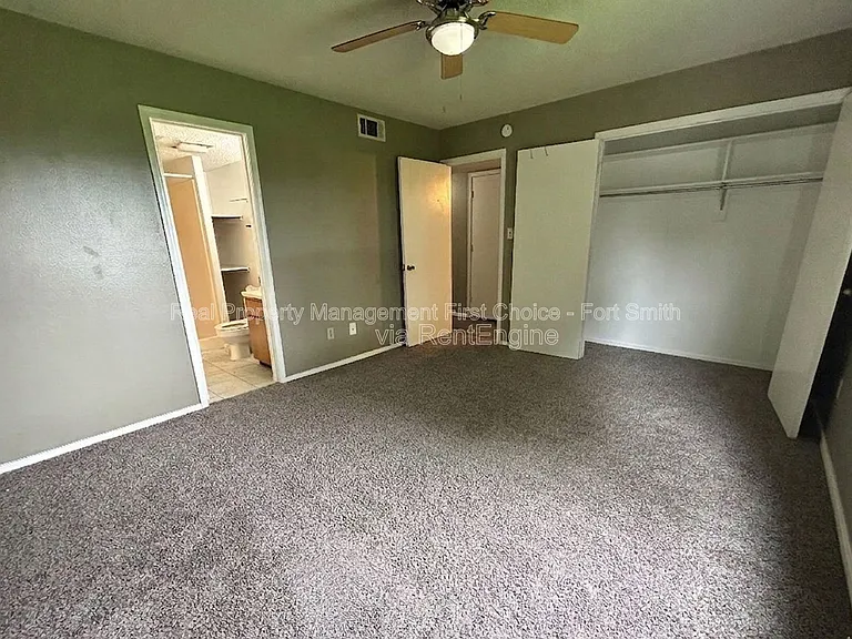 6719 Independence St — Photo 16