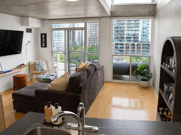 1029 King St W #805 — Photo 3