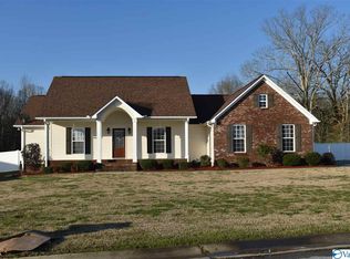 106 Saint Martin Dr, Rainbow City, AL 35906
