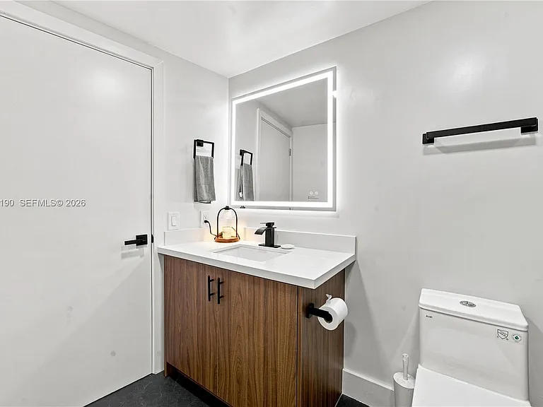 1750 N Bayshore Dr #1912 — Photo 10