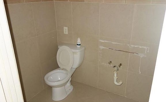 5th image of 815 W Boynton Beach Boulevard #105