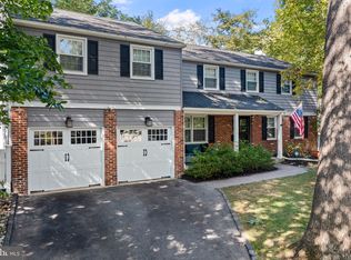 66 Oakford Rd, Wayne, PA 19087