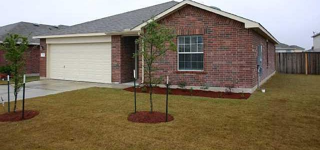 1st image of 914 Churchill Farms Dr