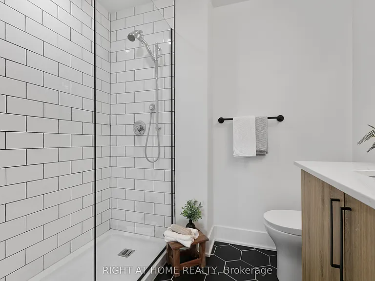 377 Winona Ave #607 — Photo 26