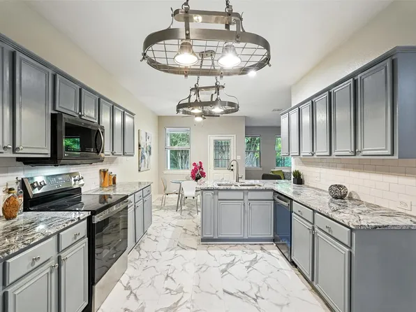 1208 Wildflower Ln, Mesquite, TX 75149