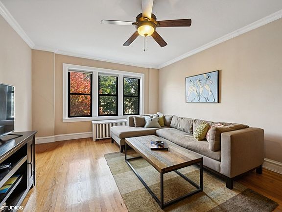 3rd image of 4954 N Winchester Ave APT 2