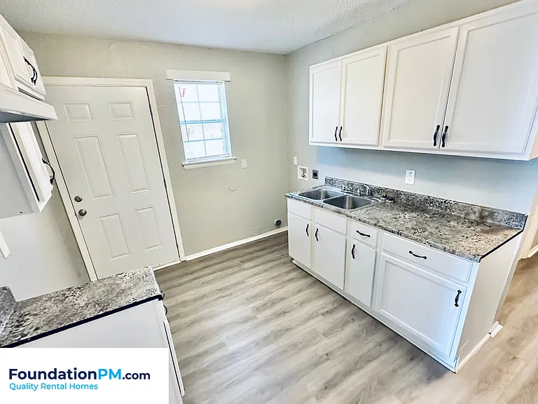 276 W Davant Ave — Photo 4