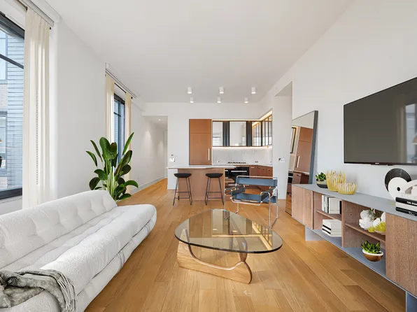 110 Charlton Street 20G image 2 of 22