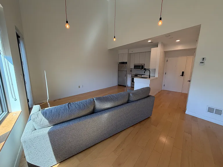 15 Allen St #302 — Photo 2
